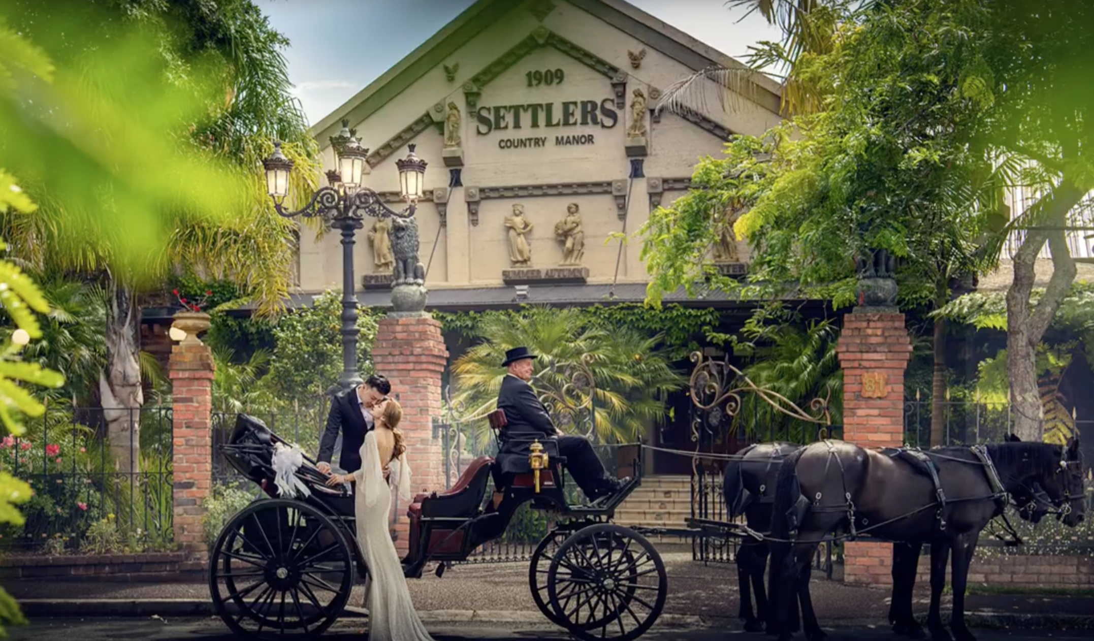 Settlers Country Manor